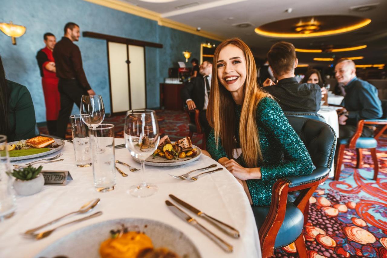 Imperial Casino Strazny Hotel エクステリア 写真