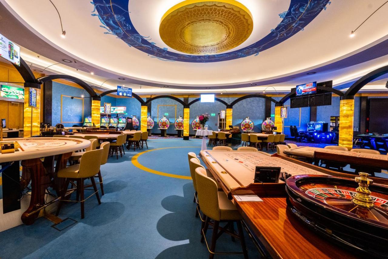 Imperial Casino Strazny Hotel エクステリア 写真