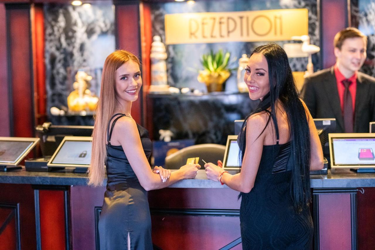 Imperial Casino Strazny Hotel エクステリア 写真